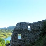 mury zamku czorsztyn i zalew